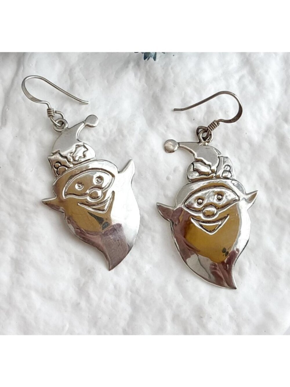 Santa Claus Christmas Holiday Themed Carved Vintage Sterling Silver 925 Earrings